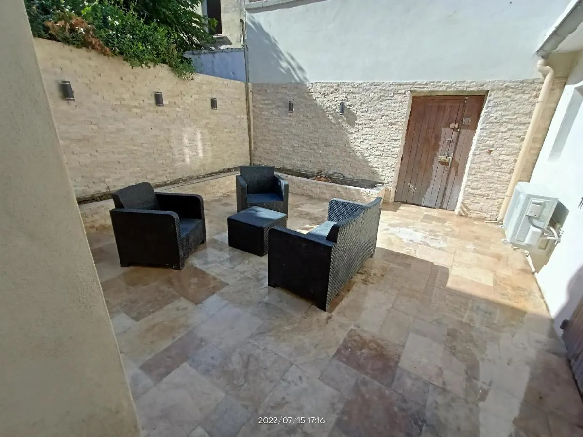 Apartment T2 Renove En Rdc Avec Cour, Intra Muros Avignon
